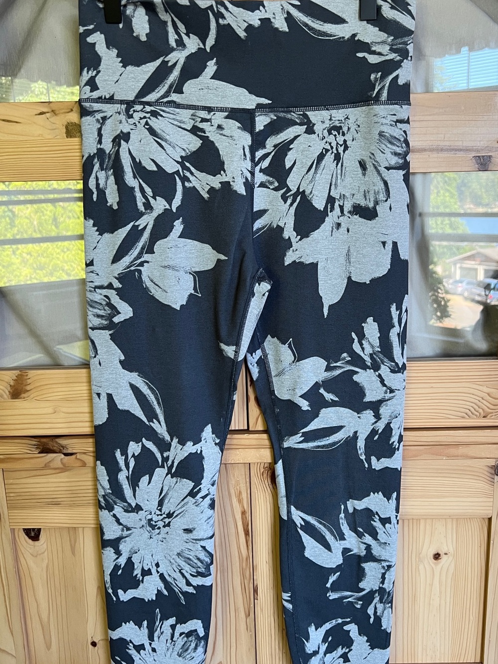 Vuori Black Leggings with Light Gray Floral Print